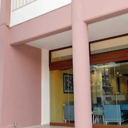 Karavos Aparthotel