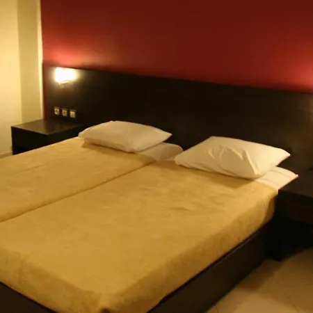 Aparthotel Karavos *